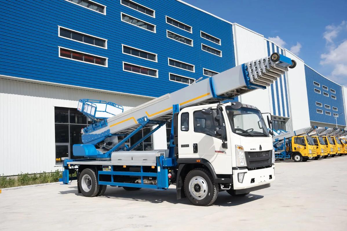 博野县出租云梯车高空作业车 建筑垃圾搬运